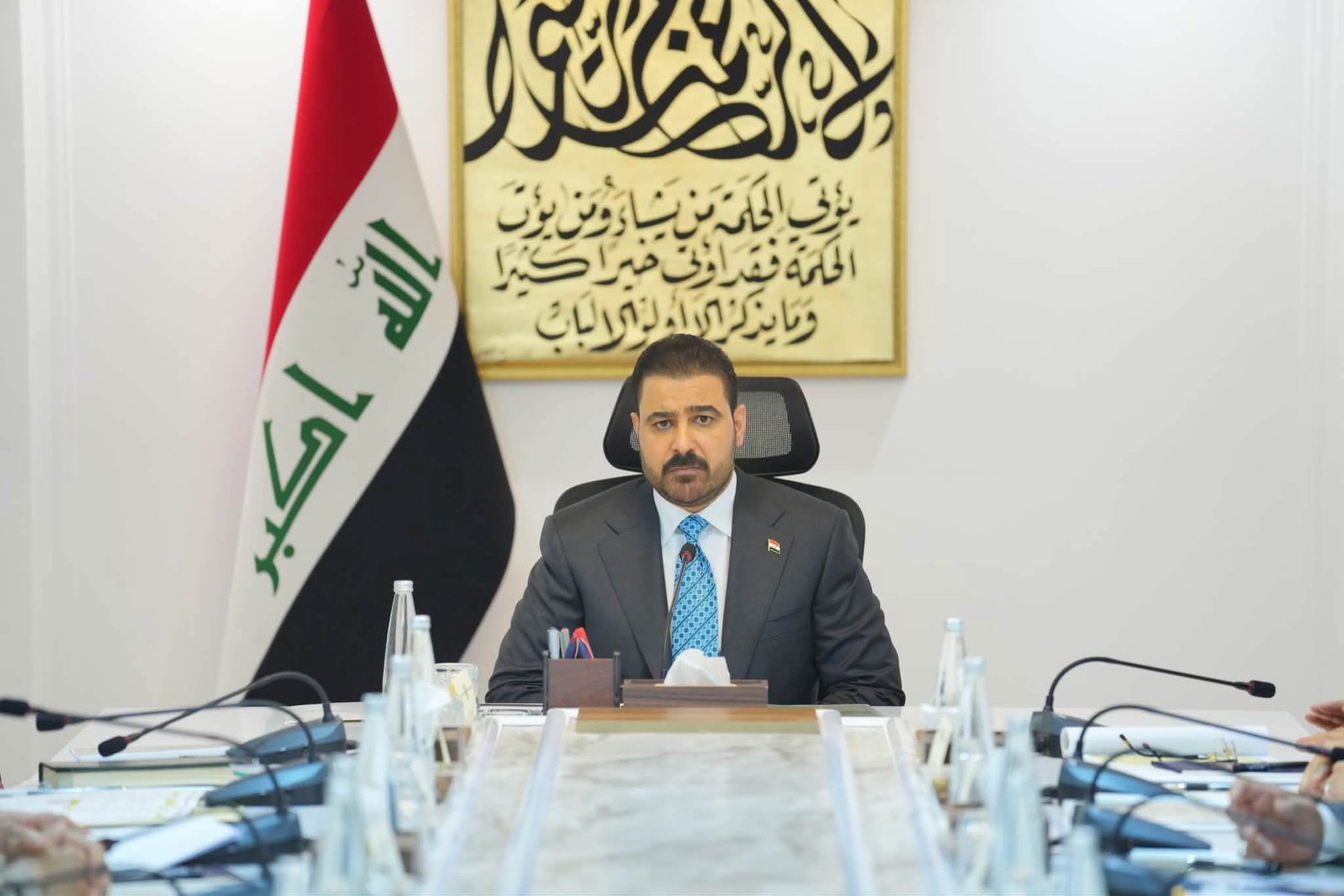 رئيس الوزراء يوجه كتاب شكر وتقدير لمنتسبي الأجهزة الأمنية والعسكرية بمناسبة يوم السيادة